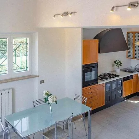 L22 Villetta Con Giardino